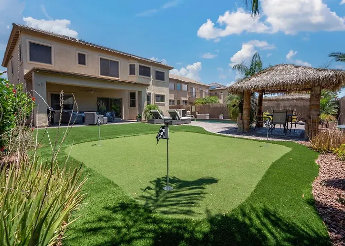 Holiday home Tiki Bar & Heated Pool Relax & Unwind Goodyear